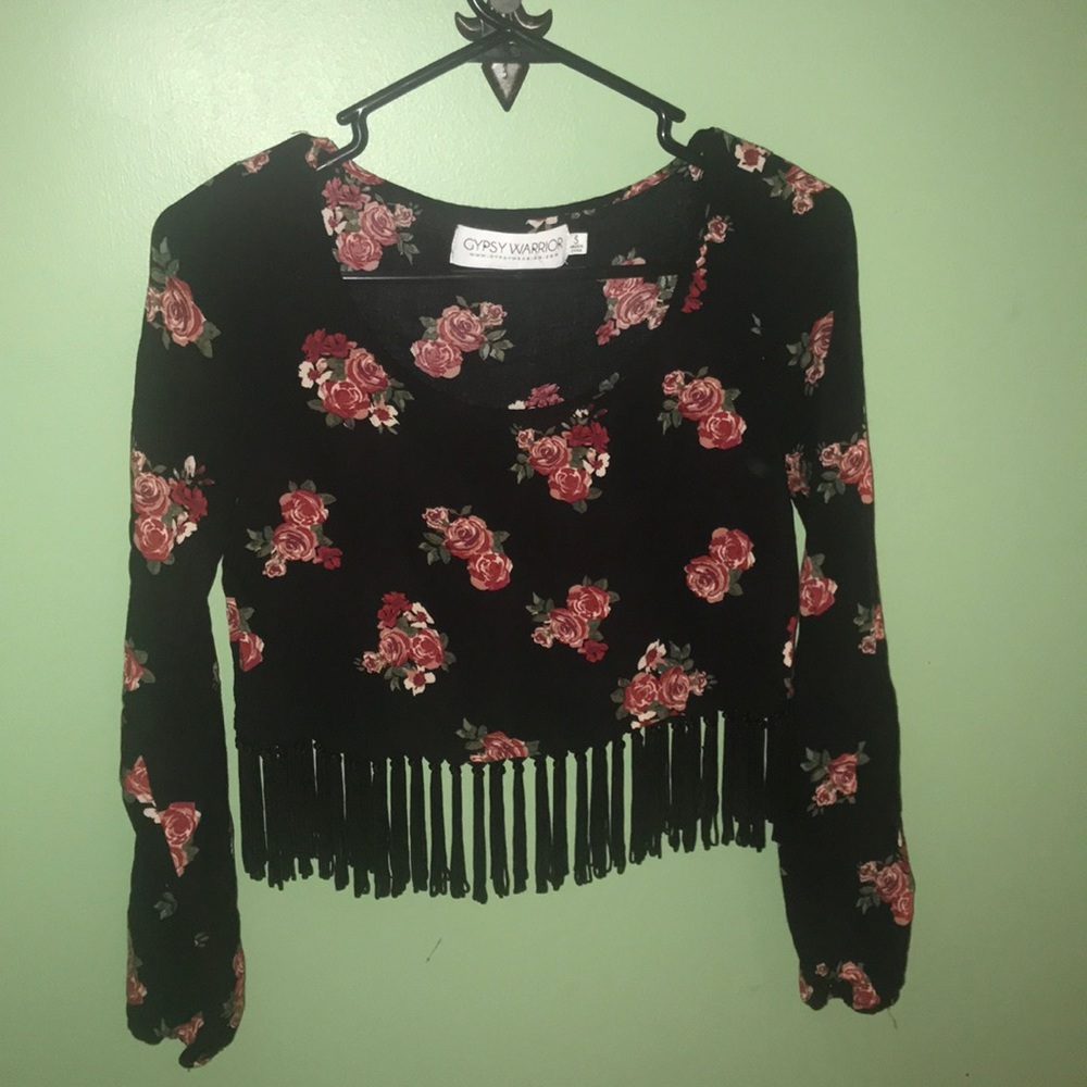 ✨FLORAL FRINGE CROP TOP — PACSUN✨